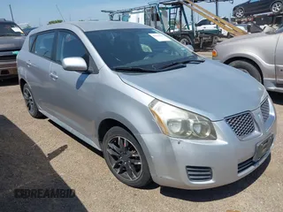 2010 Pontiac Vibe 1SB z VIN 5Y2SP6E09AZ419137, wystawiony jako IAAI lot #42251581 z przebiegiem 122 604 mil mil oraz . Historia ofert i sprzedaży dostępna na DreamBid. Obrazek 1.