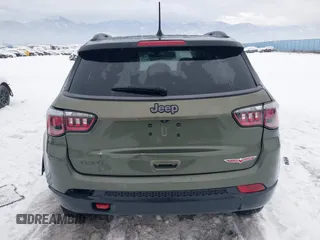 2018 Jeep Compass Trailhawk with VIN 3C4NJDDB5JT190890, listed as a IAAI auction lot 41251405 with 35,320 mi miles and . Bid and sale history available at carsss.com. Image 16.