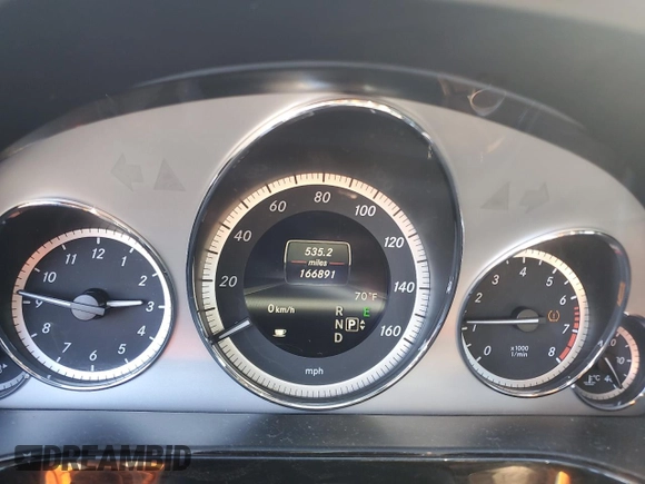 2013 Mercedes-Benz E 350 Luxury with VIN WDDHF8JB3DA700794, listed as a Copart auction lot 49775705 with 166,891 mi miles and Salvage Title. Bid and sale history available at DreamBid. Image 9.