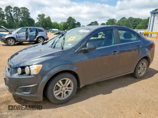 2016 Chevrolet Sonic LT z VIN 1G1JC5SH3G4155617, wystawiony jako Copart lot #58856685 z przebiegiem 96 360 mil mil oraz Czysty tytuł • Clean title. Historia ofert i sprzedaży dostępna na DreamBid. Obrazek 1.