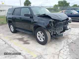 2014 Toyota 4Runner SR5 z VIN JTEZU5JR7E5080666, wystawiony jako IAAI lot #42419082 z przebiegiem 243 005 mil mil oraz . Historia ofert i sprzedaży dostępna na DreamBid. Obrazek 1.