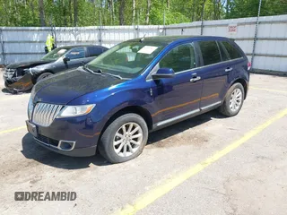 2011 Lincoln MKX z VIN 2LMDJ8JKXBBJ25103, wystawiony jako IAAI lot #42297567 z przebiegiem 122 135 mil mil oraz . Historia ofert i sprzedaży dostępna na DreamBid. Obrazek 2.