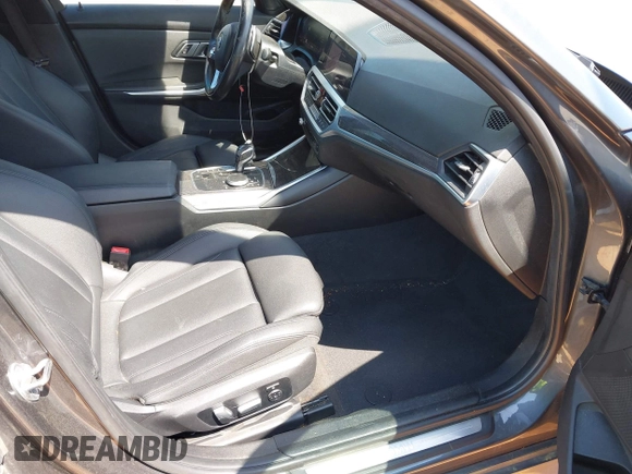 2019 BMW 3 Series 330i with VIN WBA5R1C5XKFH00567, listed as a IAAI auction lot 42076068 with 160,576 mi miles and . Bid and sale history available at DreamBid. Image 5.