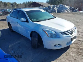 2012 Nissan Altima 3.5 SR with VIN 1N4BL2AP3CN493323, listed as a IAAI auction lot 41758784 with 147,444 mi miles. Bid and sale history available at carsss.com. Image 1.