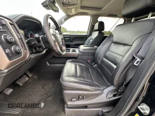 2018 GMC Sierra 1500 Denali z VIN 3GTU2PEJXJG171695, wystawiony jako Copart lot #59631005 z przebiegiem 226 029 mil mil oraz Czysty tytuł • Clean title. Historia ofert i sprzedaży dostępna na DreamBid. Obrazek 12.