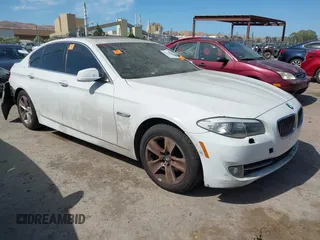 2012 BMW 5 Series 528i z VIN WBAXG5C53CDY29864, wystawiony jako IAAI lot #42339300 z przebiegiem Nie podano mil oraz . Historia ofert i sprzedaży dostępna na DreamBid. Obrazek 1.