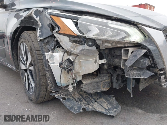 2019 Nissan Altima 2.5 SL with VIN 1N4BL4EV6KC165666, listed as a IAAI auction lot 41793064 with 171,927 mi miles. Bid and sale history available at carsss.com. Image 20.