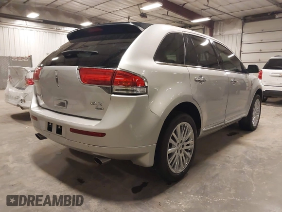 2012 Lincoln MKX with VIN 2LMDJ8JK2CBL11381, listed as a IAAI auction lot 41991914 with 157,193 mi miles and . Bid and sale history available at DreamBid. Image 4.