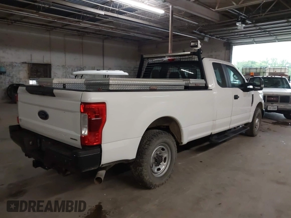 2018 Ford F-250 XL с VIN 1FT7X2A60JEC48083, выставлен на аукционе IAAI как лот 42175872 с пробегом 213 705 миль миль и . История ставок и продаж доступна на DreamBid. Изображение 4.
