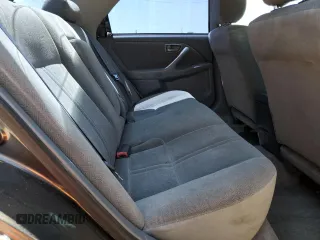 2001 Toyota Camry CE z VIN 4T1BG22K81U783489, wystawiony jako Copart lot #57893115 z przebiegiem 154 352 mil mil oraz Tytuł czysty. Historia ofert i sprzedaży dostępna na DreamBid. Obrazek 10.