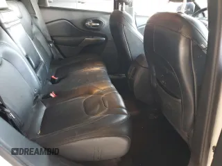 2019 Jeep Cherokee Limited z VIN 1C4PJLDB7KD300607, wystawiony jako Copart lot #55182825 z przebiegiem 139 941 mil mil oraz Szkoda całkowita • Salvage title. Historia ofert i sprzedaży dostępna na DreamBid. Obrazek 10.