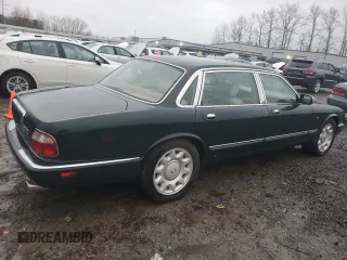 2000 Jaguar XJ with VIN SAJDA25BXYMF01667, listed as a Copart auction lot 41333495 with 102,291 mi miles and Clean Title. Bid and sale history available at DreamBid. Image 3.