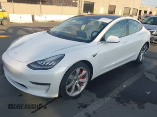 2019 Tesla Model 3 Long Range z VIN 5YJ3E1EB9KF514626, wystawiony jako IAAI lot #41067965 z przebiegiem 43 598 mil mil oraz . Historia ofert i sprzedaży dostępna na DreamBid. Obrazek 2.