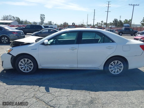2014 Toyota Camry Hybrid LE with VIN 4T1BD1FK5EU135465, listed as a IAAI auction lot 41713264 with 158,750 mi miles. Bid and sale history available at carsss.com. Image 13.