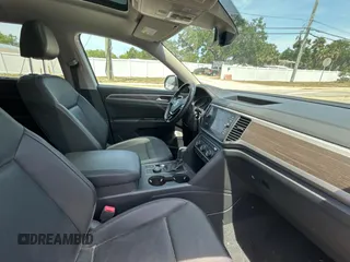 2019 Volkswagen Atlas SE z VIN 1V2UR2CA5KC603713, wystawiony jako Copart lot #54632535 z przebiegiem 27 117 mil mil oraz Szkoda całkowita • Salvage title. Historia ofert i sprzedaży dostępna na DreamBid. Obrazek 5.