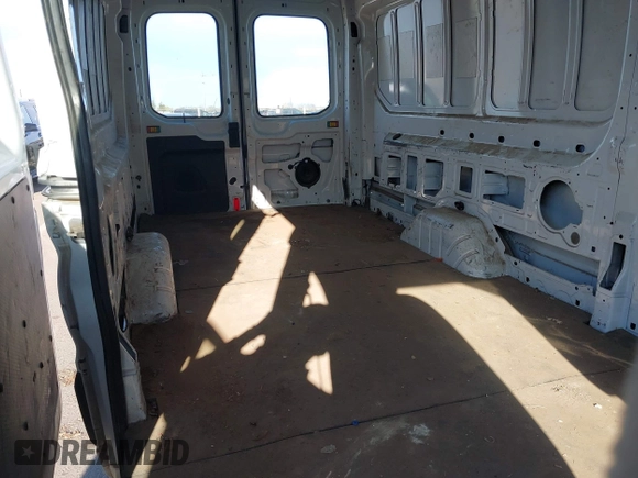 2018 Ford Transit Cargo with VIN 1FTBW3XG8JKA67561, listed as a IAAI auction lot 41997562 with 125,072 mi miles. Bid and sale history available at carsss.com. Image 8.