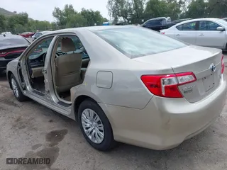 2013 Toyota Camry Hybrid LE with VIN 4T1BD1FK7DU076272, listed as a IAAI auction lot 41886449 with 147,116 mi miles. Bid and sale history available at carsss.com. Image 3.