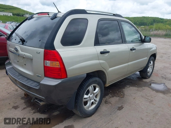 2008 Kia Sportage LX with VIN KNDJE723687485284, listed as a IAAI auction lot 42207326 with 94,106 mi miles and . Bid and sale history available at carsss.com. Image 4.
