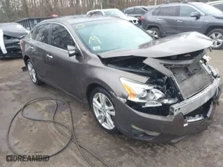 2013 Nissan Altima 3.5 SL with VIN 1N4BL3AP6DC115239, listed as a IAAI auction lot 41638014 with 289,169 mi miles. Bid and sale history available at carsss.com. Image 1.