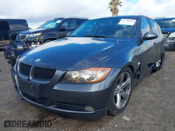 2006 BMW 3 Series 325i with VIN WBAVB13566PT05917, listed as a IAAI auction lot 41720273 with 171,686 mi miles. Bid and sale history available at carsss.com. Image 17.