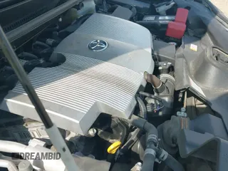 2018 Toyota Prius Plus z VIN JTDKARFP2J3072803, wystawiony jako IAAI lot #42443376 z przebiegiem 120 009 mil mil oraz . Historia ofert i sprzedaży dostępna na DreamBid. Obrazek 19.