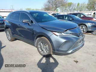 2022 Toyota Venza LE with VIN JTEAAAAH1NJ117577, listed as a IAAI auction lot 41803675 with 34,562 mi miles. Bid and sale history available at carsss.com. Image 1.