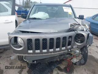 2011 Jeep Patriot Sport with VIN 1J4NF1GB9BD202472, listed as a IAAI auction lot 41923467 with 139,727 mi miles. Bid and sale history available at carsss.com. Image 6.