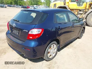 2009 Toyota Matrix z VIN 2T1KU40EX9C040282, wystawiony jako IAAI lot #42385430 z przebiegiem 185 179 mil mil oraz . Historia ofert i sprzedaży dostępna na DreamBid. Obrazek 4.
