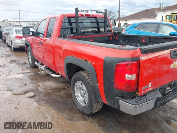 2010 Chevrolet Silverado 1500 LS with VIN 1GCSCREA1AZ189096, listed as a IAAI auction lot 41695479 with 207,680 mi miles. Bid and sale history available at carsss.com. Image 3.