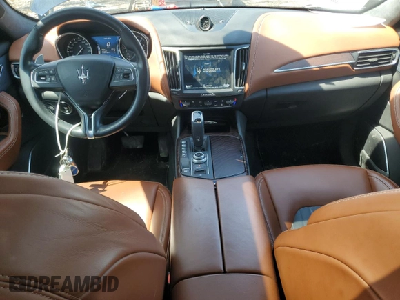 2019 Maserati Levante GranLusso z VIN ZN661XUL3KX316909, wystawiony jako Copart lot #54320185 z przebiegiem 110 882 mil mil oraz Tytuł czysty. Historia ofert i sprzedaży dostępna na DreamBid. Obrazek 8.