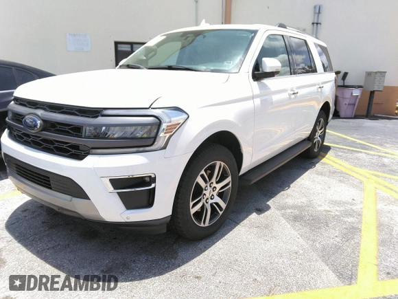 2024 Ford Expedition Limited with VIN 1FMJU1K85REA10326, listed as a IAAI auction lot 42039369 with 2,006 mi miles. Bid and sale history available at carsss.com. Image 2.