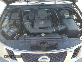 2008 Nissan Pathfinder S z VIN 5N1AR18BX8C660266, wystawiony jako Copart lot #59565155 z przebiegiem 107 273 mil mil oraz Czysty tytuł • Clean title. Historia ofert i sprzedaży dostępna na DreamBid. Obrazek 12.
