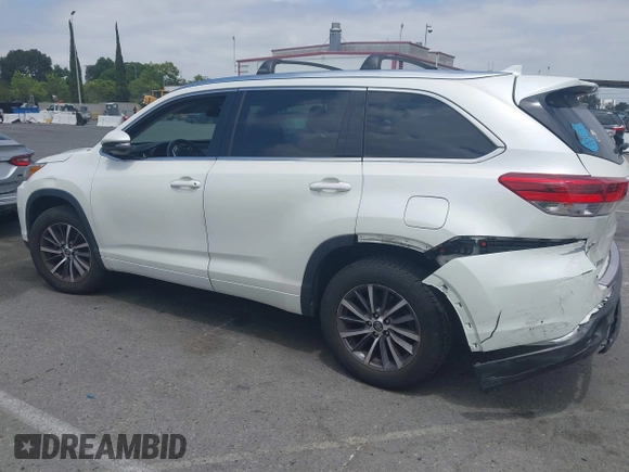 2018 Toyota Highlander SE with VIN 5TDKZRFH7JS546793, listed as a IAAI auction lot 42156937 with 59,181 mi miles and . Bid and sale history available at DreamBid. Image 14.