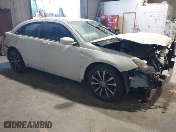 2012 Chrysler 200 S with VIN 1C3CCBHG1CN162040, listed as a IAAI auction lot 41265506 with 161,807 mi miles. Bid and sale history available at carsss.com. Image 1.