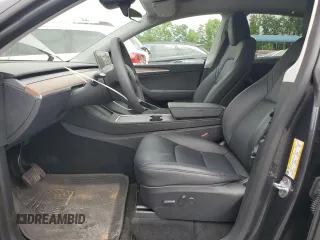 2024 Tesla Model Y z VIN 7SAYGDED5RF018979, wystawiony jako Copart lot #55651195 z przebiegiem 10 488 mil mil oraz Czysty tytuł • Clean title. Historia ofert i sprzedaży dostępna na DreamBid. Obrazek 7.