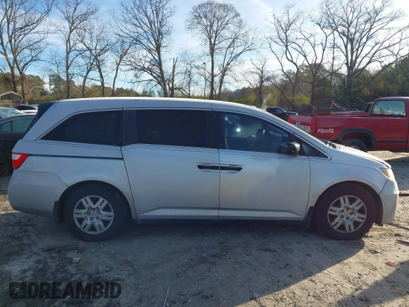 2011 Honda Odyssey LX с VIN 5FNRL5H2XBB023100, выставлен на аукционе IAAI как лот 41605637 с пробегом 241 955 миль миль и . История ставок и продаж доступна на DreamBid. Изображение 13.