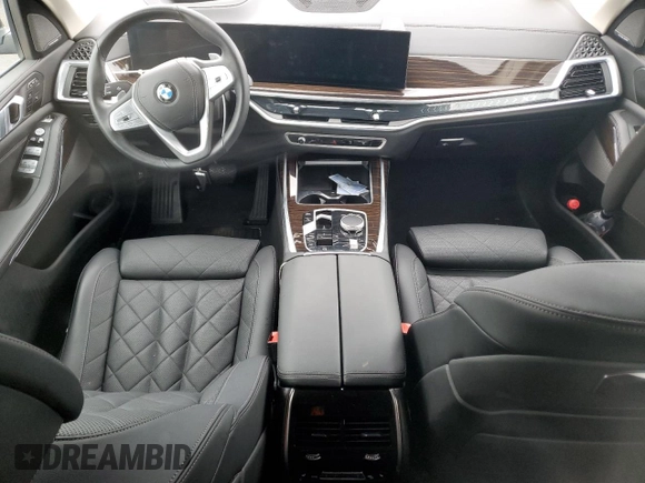 2025 BMW X7 xDrive40i with VIN 5UX23EM02S9W72422, listed as a Copart auction lot 51431985 with 0 mi miles and Clean Title. Bid and sale history available at carsss.com. Image 8.