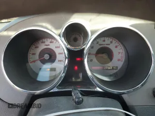 2008 Pontiac Solstice z VIN 1G2MB35B08Y117876, wystawiony jako Copart lot #72073494 z przebiegiem 27 365 mil mil oraz Szkoda całkowita • Salvage title. Historia ofert i sprzedaży dostępna na DreamBid. Obrazek 9.