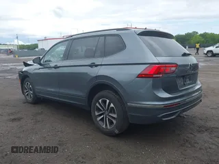 2024 Volkswagen Tiguan S with VIN 3VVFB7AX9RM041943, listed as a IAAI auction lot 42302830 with 29,844 mi miles and . Bid and sale history available at DreamBid. Image 3.