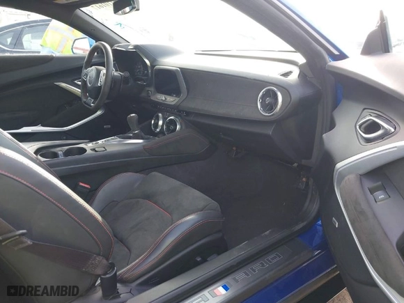 2017 Chevrolet Camaro ZL1 with VIN 1G1FJ1R67H0197323, listed as a IAAI auction lot 41101617 with 47209 miles. Bid and sale history available at carsss.com. Image 5.