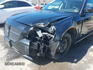 2005 Dodge Magnum RT with VIN 2D4GV58205H610425, listed as a IAAI auction lot 41840499 with 202,786 mi miles. Bid and sale history available at carsss.com. Image 6.