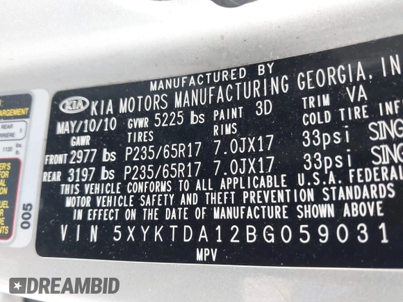 2011 Kia Sorento LX with VIN 5XYKTDA12BG059031, listed as a IAAI auction lot 42194720 with 220,000 mi miles. Bid and sale history available at carsss.com. Image 9.