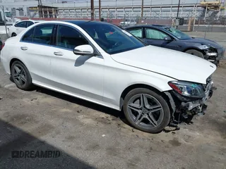 2020 Mercedes-Benz C 300 z VIN WDDWF8EB9LR551406, wystawiony jako IAAI lot #41958407 z przebiegiem 61 663 mil mil oraz . Historia ofert i sprzedaży dostępna na DreamBid. Obrazek 1.