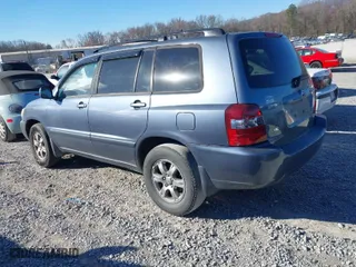 2005 Toyota Highlander with VIN JTEDP21AX50073749, listed as a IAAI auction lot 41682648 with 226,166 mi miles. Bid and sale history available at carsss.com. Image 3.