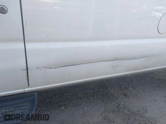 2014 Ford Econoline Passenger XL with VIN 1FBNE3BL2EDB06549, listed as a IAAI auction lot 41599964 with 197,921 mi miles. Bid and sale history available at carsss.com. Image 6.