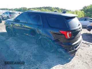 2019 Ford Police Interceptor Utility z VIN 1FM5K8AT0KGA31584, wystawiony jako IAAI lot #42011705 z przebiegiem 145 304 mil mil oraz . Historia ofert i sprzedaży dostępna na DreamBid. Obrazek 3.