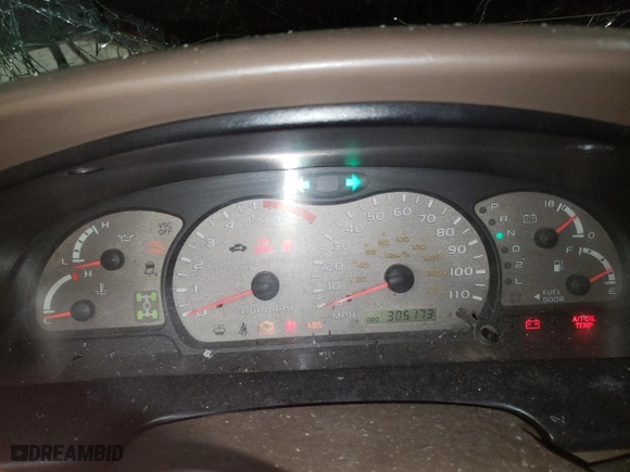 2001 Toyota Sequoia Limited with VIN 5TDBT48A01S021269, listed as a Copart auction lot 43357095 with 305,173 mi miles and Salvage Title. Bid and sale history available at carsss.com. Image 9.