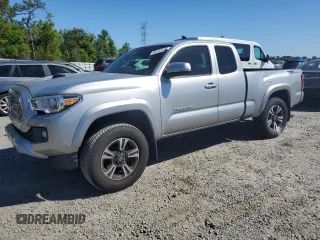 2017 Toyota Tacoma SR5 z VIN 5TFRZ5CN3HX024037, wystawiony jako Copart lot #49735495 z przebiegiem 68 049 mil mil oraz Szkoda całkowita • Salvage title. Historia ofert i sprzedaży dostępna na DreamBid. Obrazek 1.