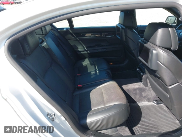 2009 BMW 7 Series 750Li with VIN WBAKB83549CY59299, listed as a IAAI auction lot 42040718 with 129,236 mi miles and . Bid and sale history available at DreamBid. Image 8.