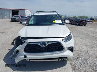 2021 Toyota Highlander Hybrid Limited z VIN 5TDXBRCH0MS033548, wystawiony jako IAAI lot #42072079 z przebiegiem 45 890 mil mil oraz . Historia ofert i sprzedaży dostępna na DreamBid. Obrazek 12.